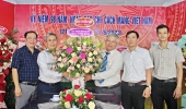 Phó Chủ tịch Ủy ban MTTQ Việt Nam tỉnh Hồ Sĩ Dũng  thăm và tặng hoa chúc mừng Đài Phát thanh - Truyền hình tỉnh