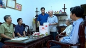 Phó Chủ tịch Thường trực Ủy ban MTTQ Việt Nam tỉnh Gia Lai thăm, tặng quà gia đình người có công