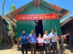 Xã Đak Sơmei: Bàn giao 04 căn nhà “Đại đoàn kết” cho hộ nghèo