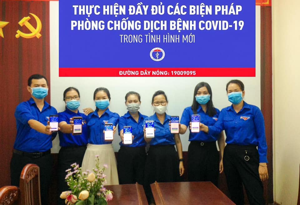 Các cấp bộ Đoàn trong tỉnh hướng dẫn cài đặt ứng dụng BLUEZONE trên điện thoại