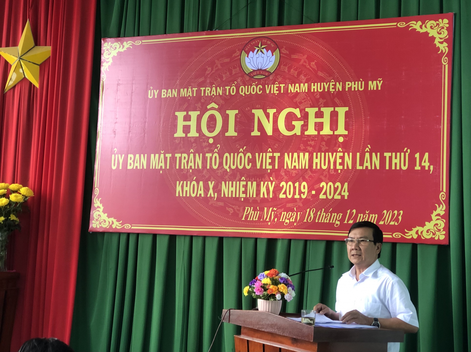 dong chi pham van nam pho chu tich uy ban mttq viet nam tinh phat bieu chi dao hoi nghi