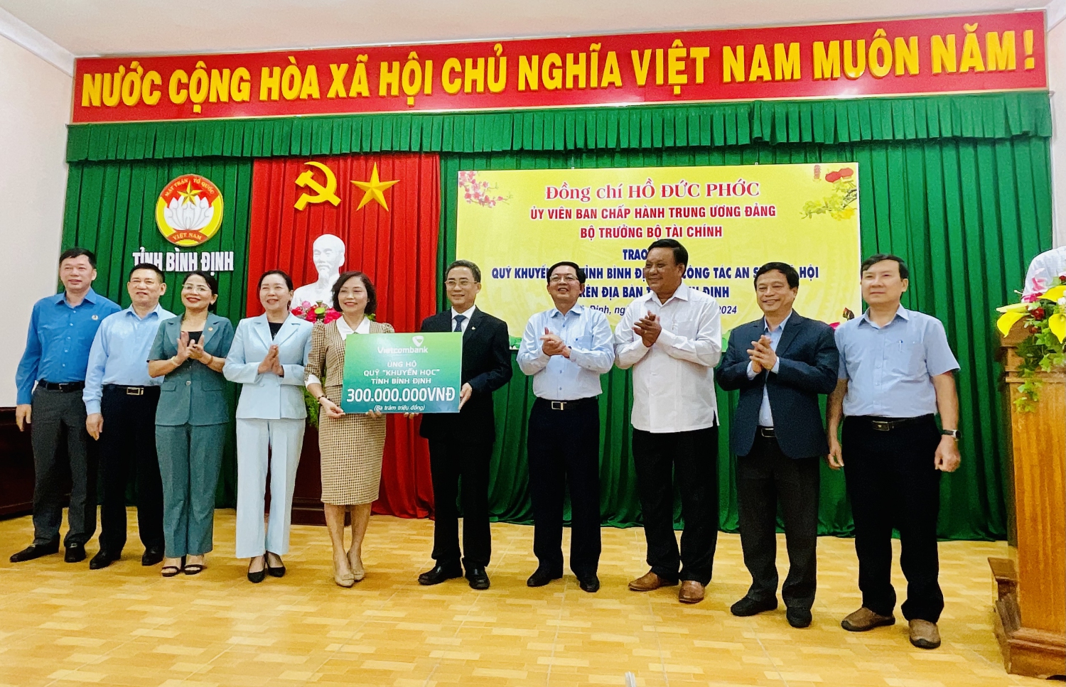 anh trao 3 tram trieu