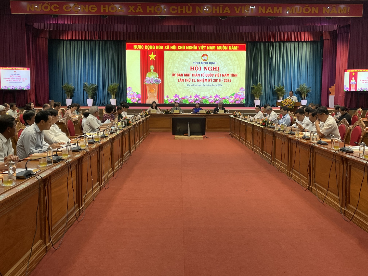 quang canh hoi nghi 24 6