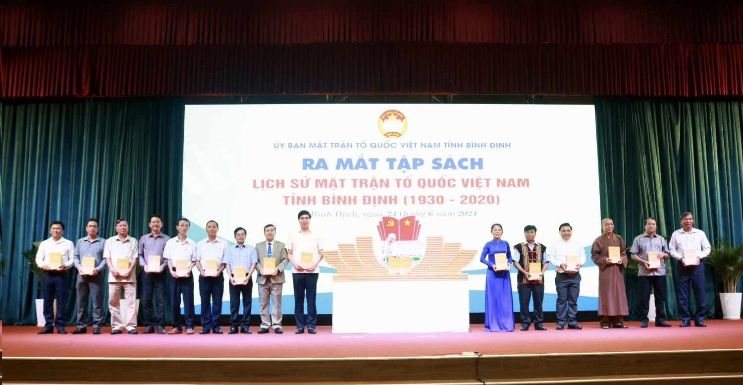 ra mat tap lich su mat tran