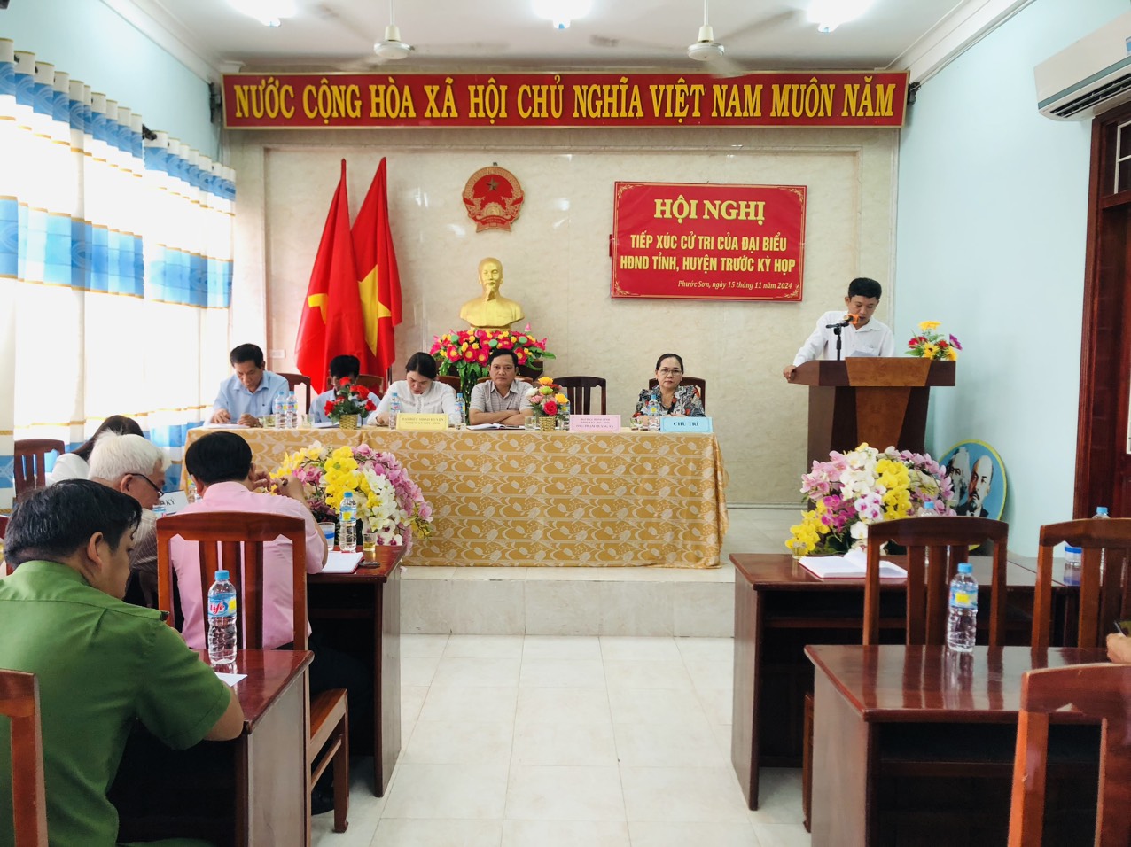 Quang cảnh buổi tiếp xúc
