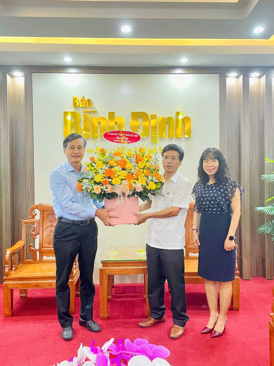 Đ/c Huỳnh Cao Nhất - Phó Chủ tịch Ủy ban MTTQ Việt Nam tỉnh thăm, chúc mừng Báo Bình Định