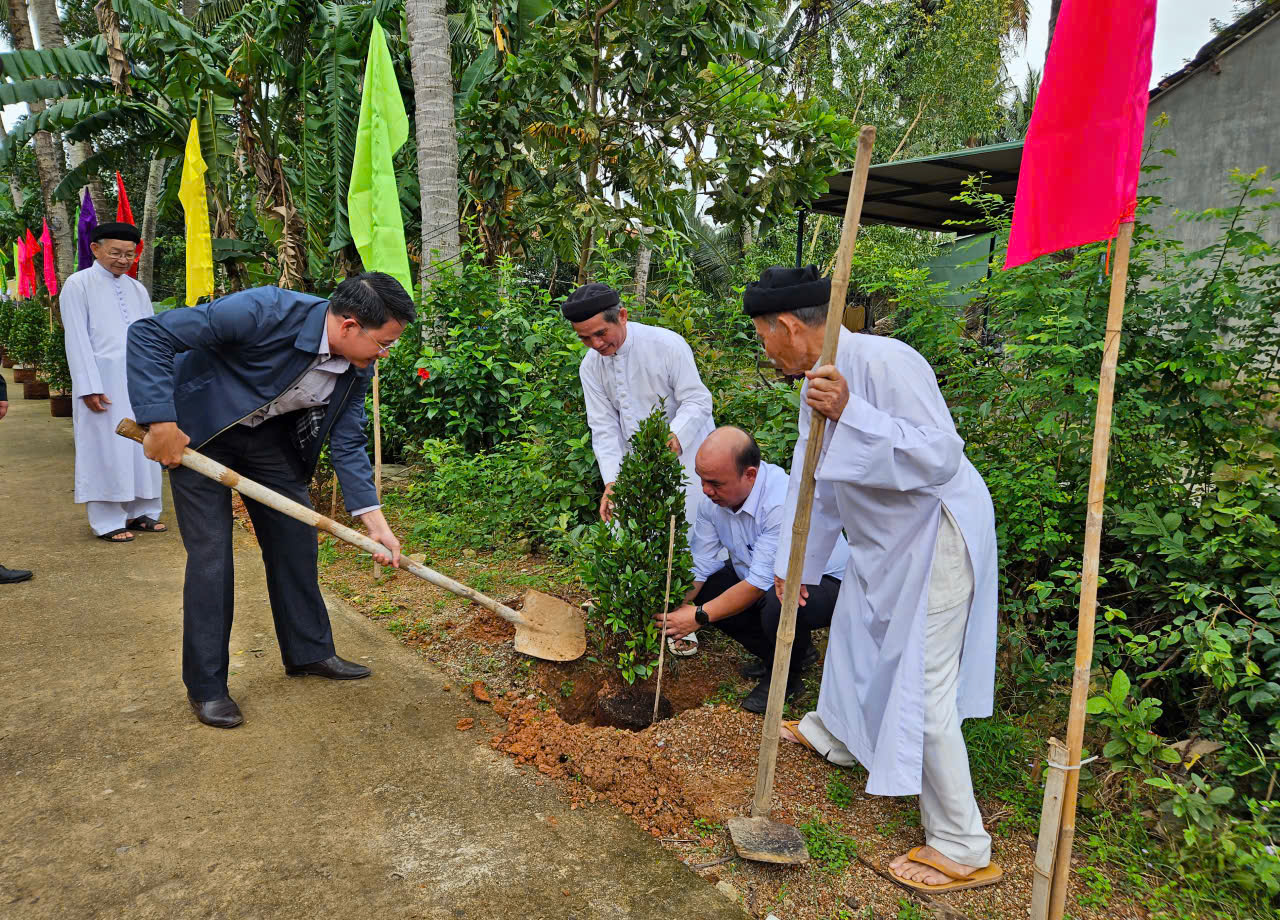 Ho dao Phung Son 4