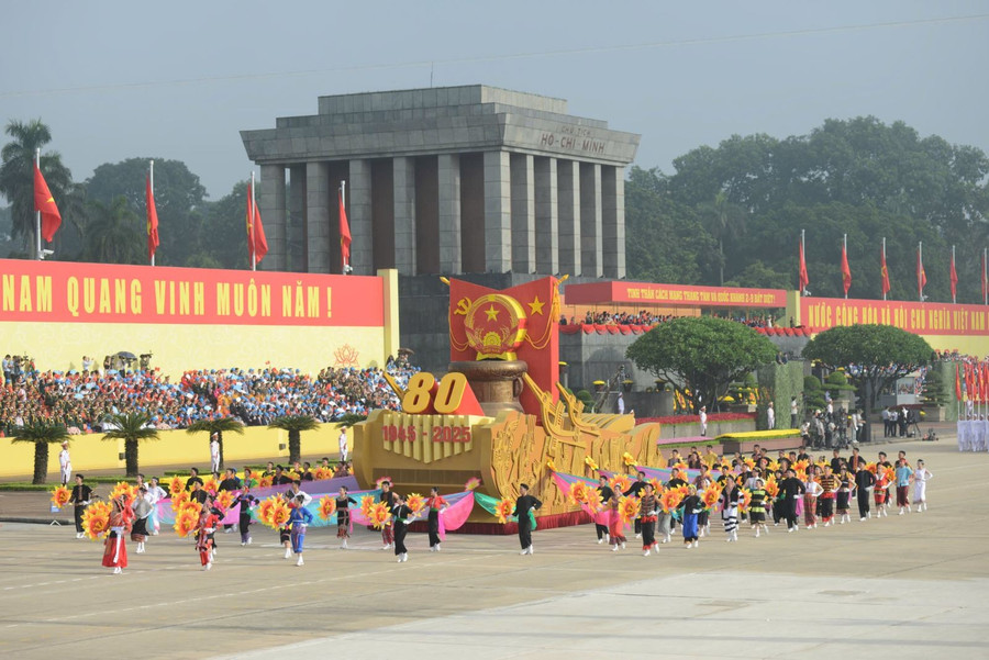 Tự hào về Đảng quang vinh và nguyện một lòng theo Đảng