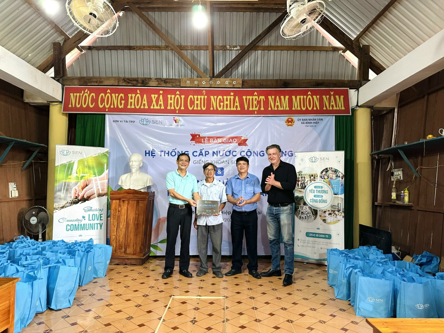 Xã Bình Hiệp: Bàn giao Công trình Hệ thống cấp nước cộng đồng